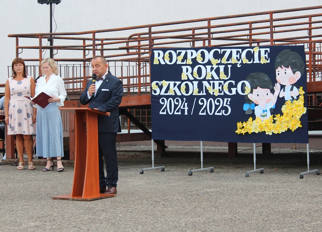 Rozpoczęcie roku szkolnego: 2 176 uczniów w szkolnych ławkach